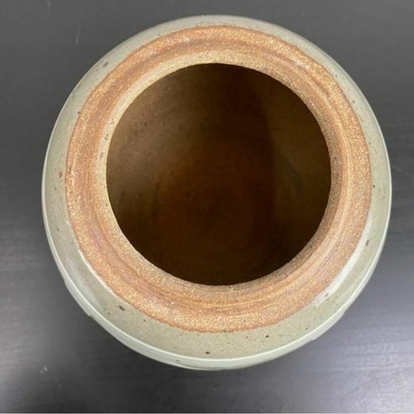 Signed Handmade Stoneware Pottery Jar With Lid - Picture 4 of 4